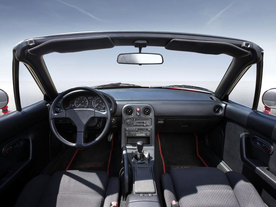 Торпедо Mazda MX-5 (NA) 1989 года  (фото 14 из 30)
